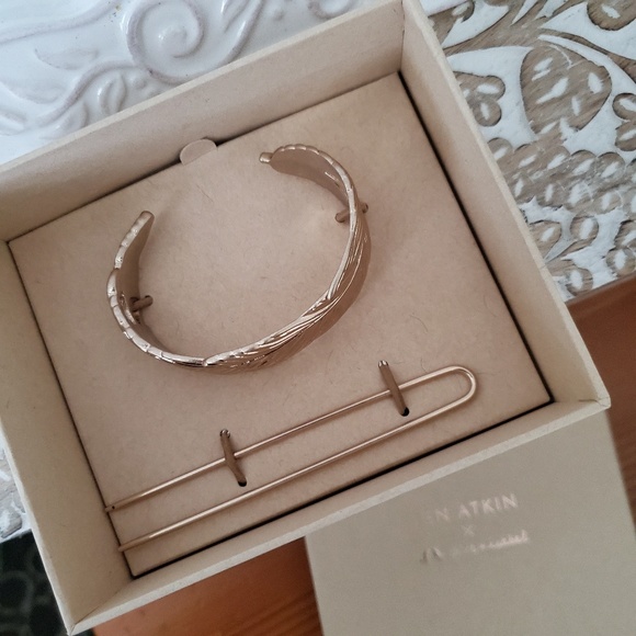 Chloe + Isabel Accessories - Jen Atkin x c+I Feather Bun Cuff